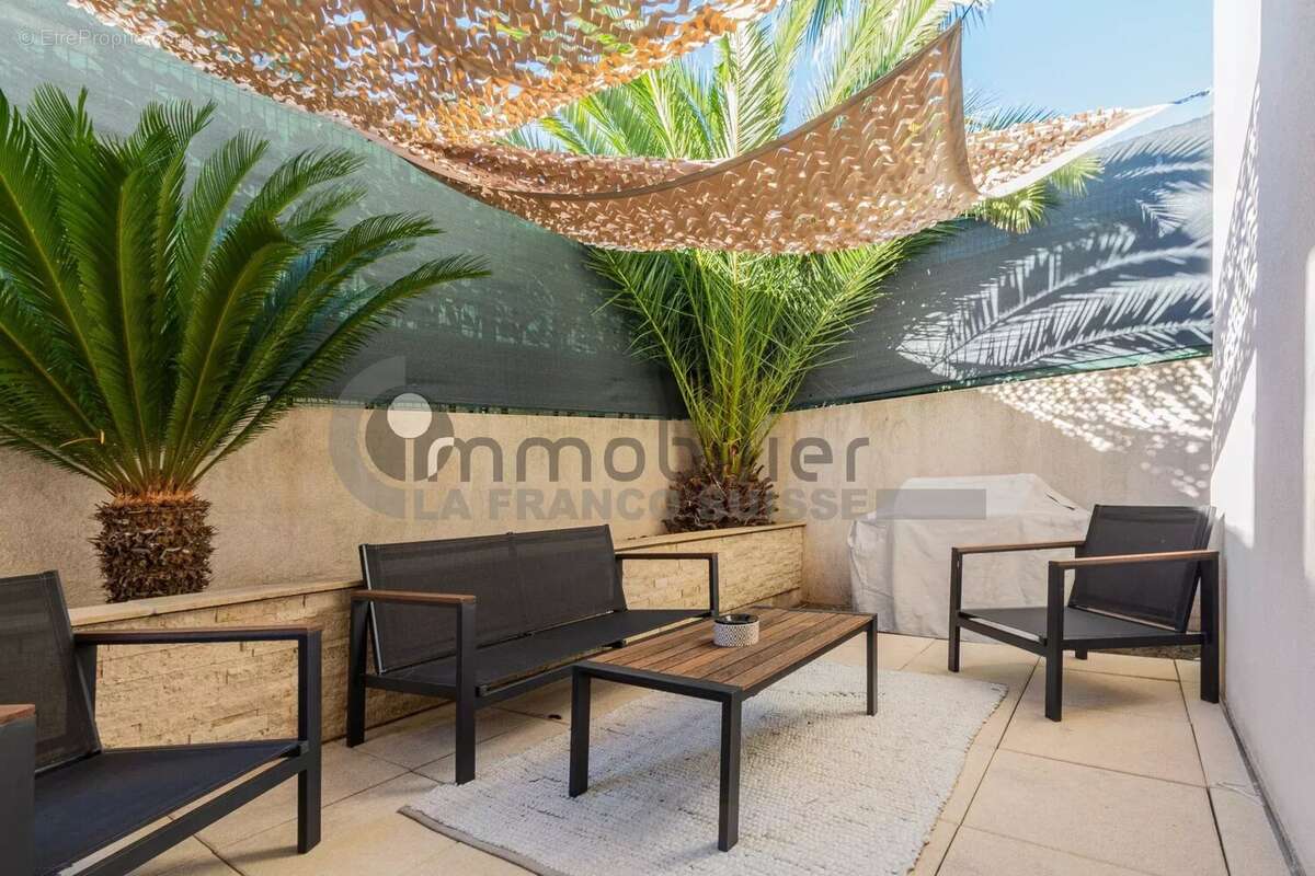 Appartement à SAINT-LAURENT-DU-VAR