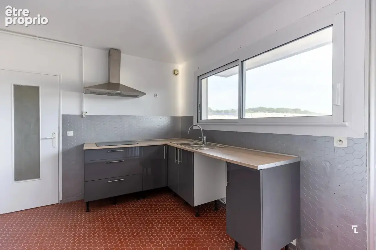 LE PANORAMIQUE - Appartement T3 de 113m2 - Terrasse - 13100 AIX - photo 4