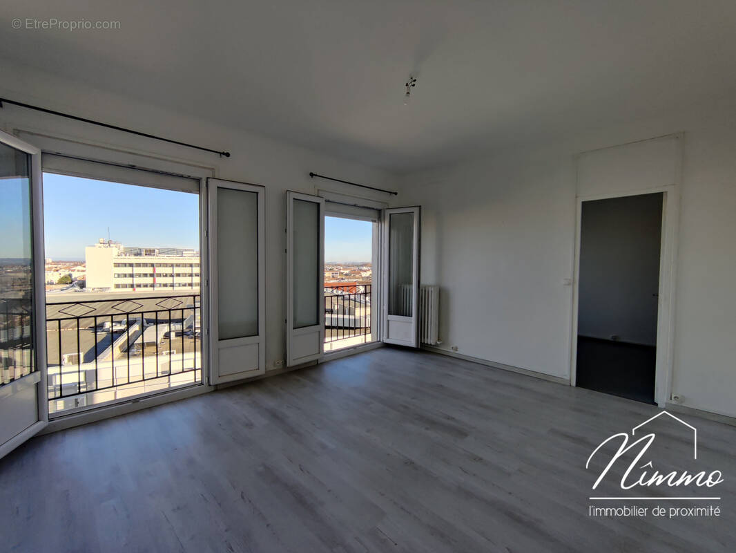 Appartement à NIMES