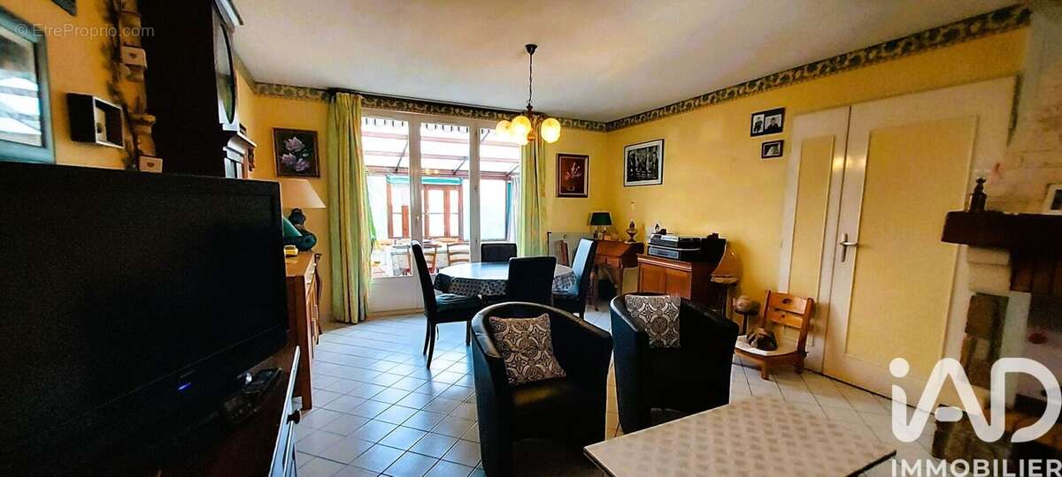 Photo 2 - Maison à SAINT-ROGATIEN