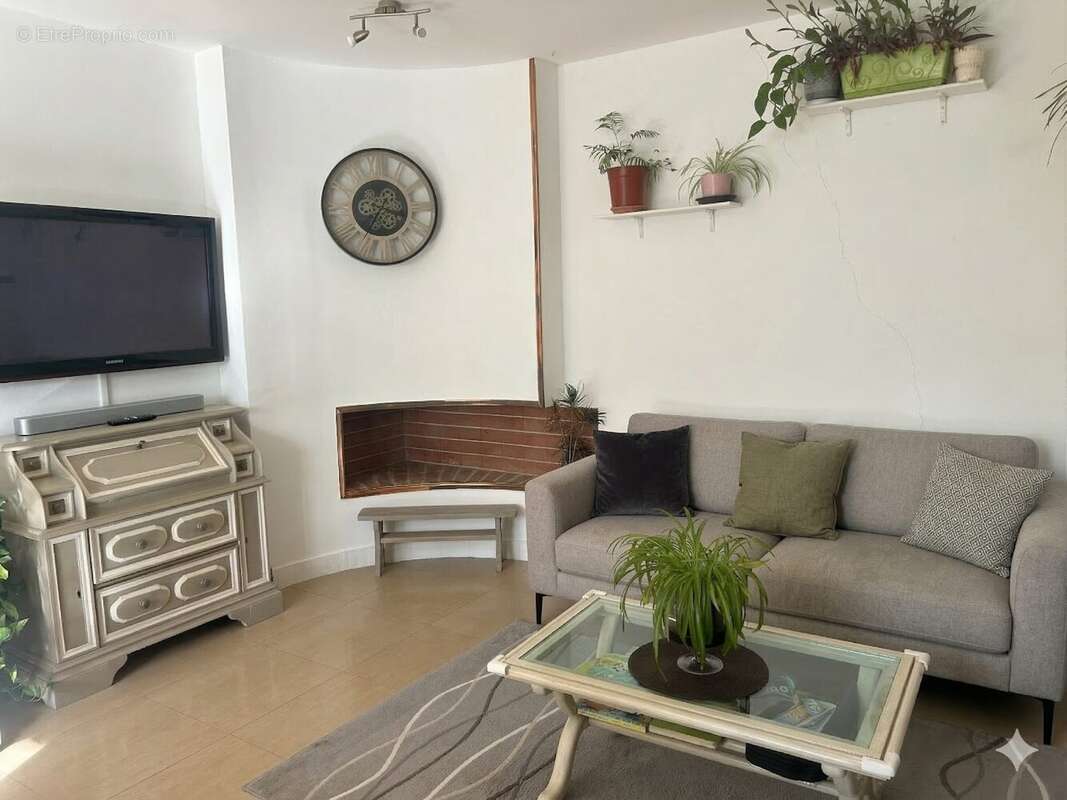 Appartement à ARS-SUR-FORMANS
