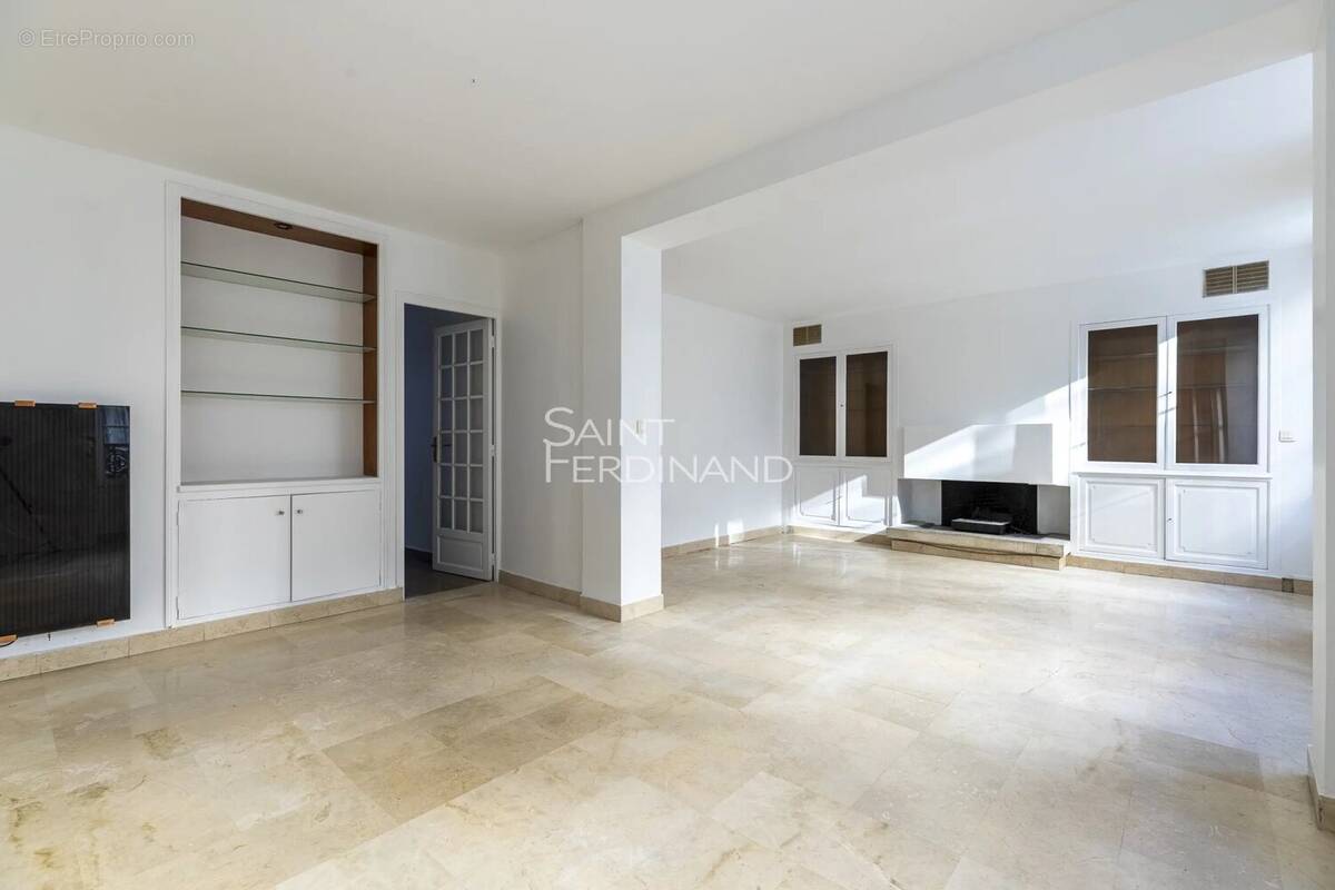 Appartement à PARIS-9E