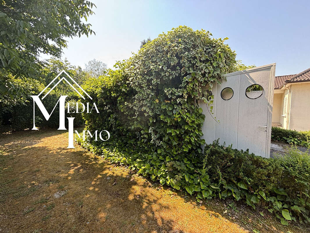 Maison Poey De Lescar 5 pièce(s) 100 m2 avec beau jardin et garage. - photo 12