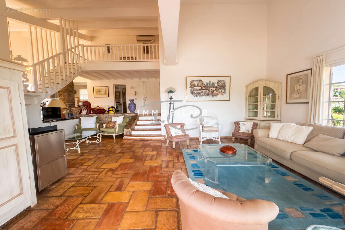 Maison 175 m² à Cavalaire-Sur-Mer  - photo 6