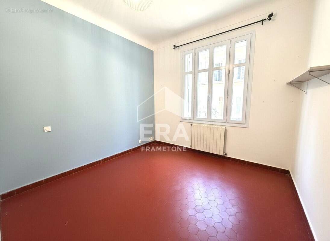 Appartement à MARSEILLE-5E