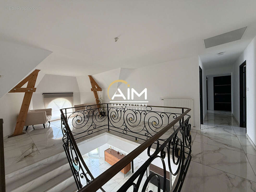 Maison Saint Cyr Sur Loire 9 pièce(s) 225 m2 - photo 13