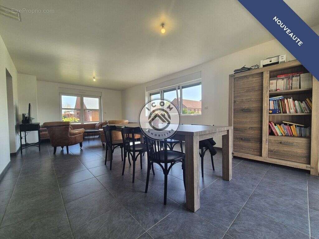 Maison à AULNOYE-AYMERIES