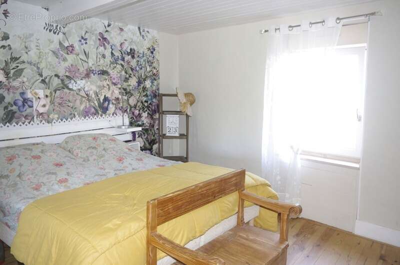 Maison à VIC-FEZENSAC