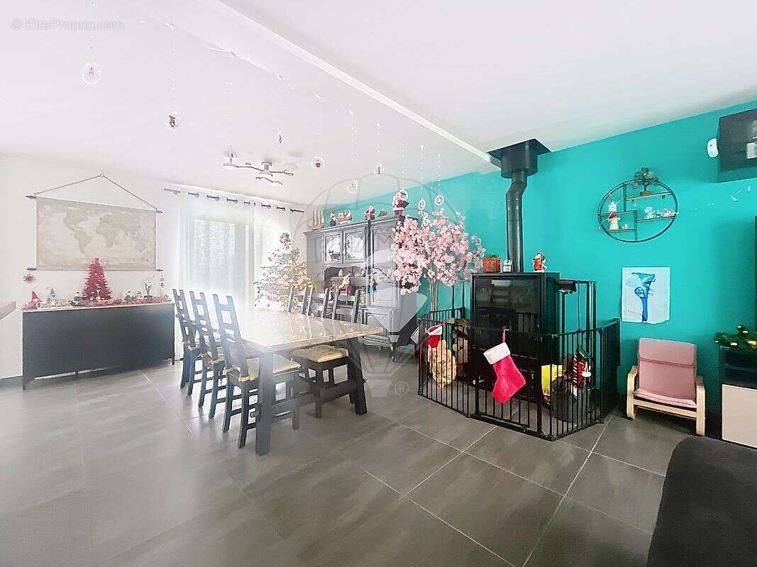 Maison à SAVIGNY-SUR-CLAIRIS