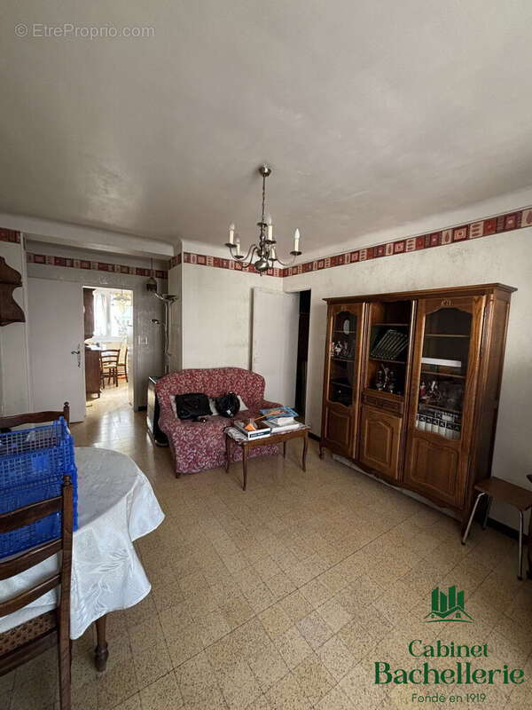 Appartement à MARSEILLE-4E