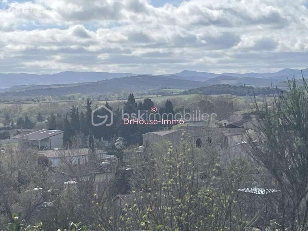 Terrain à SAINT-MARTIN-DE-VILLEREGLAN