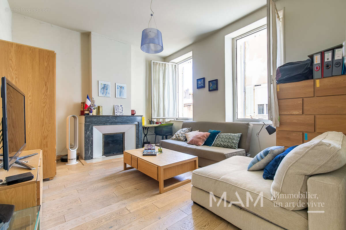 Appartement à MARSEILLE-6E