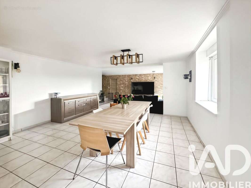 Maison 178 m² à Saint-Sixte  - photo 3