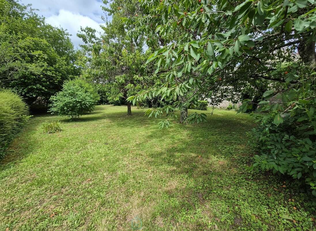 Maison sur parcelle constructible de 1100 m² - photo 2