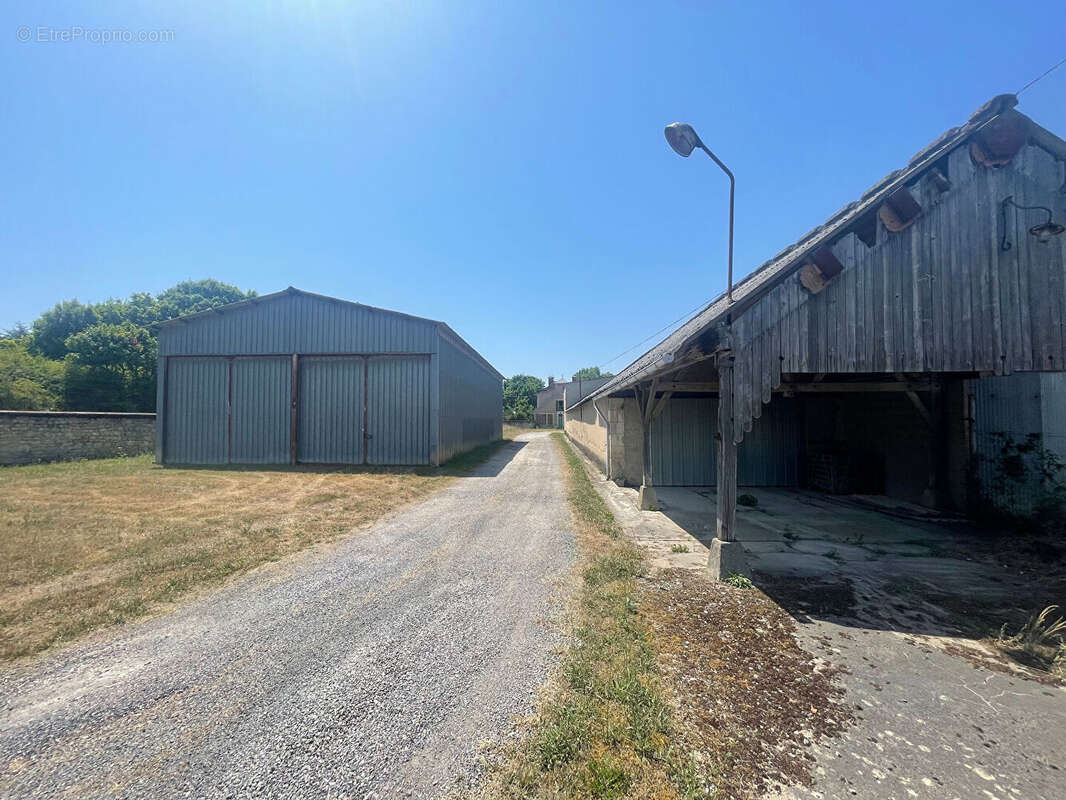 Commerce à LA CHARITE-SUR-LOIRE