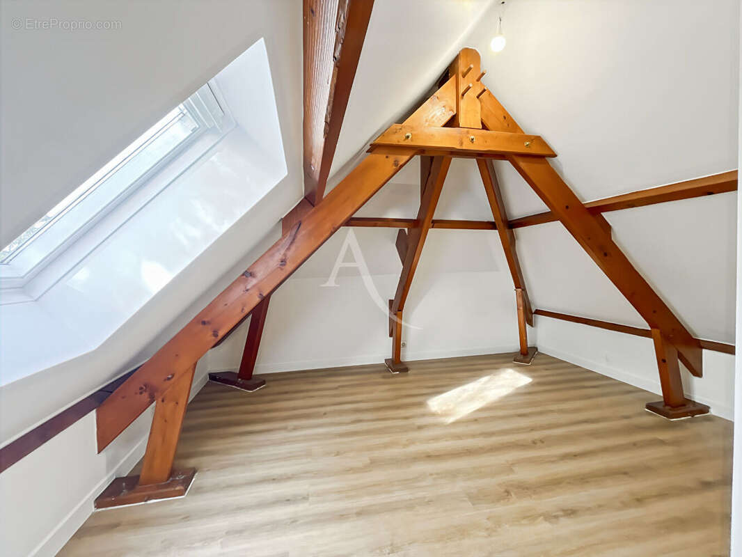 Maison à MOISSY-CRAMAYEL