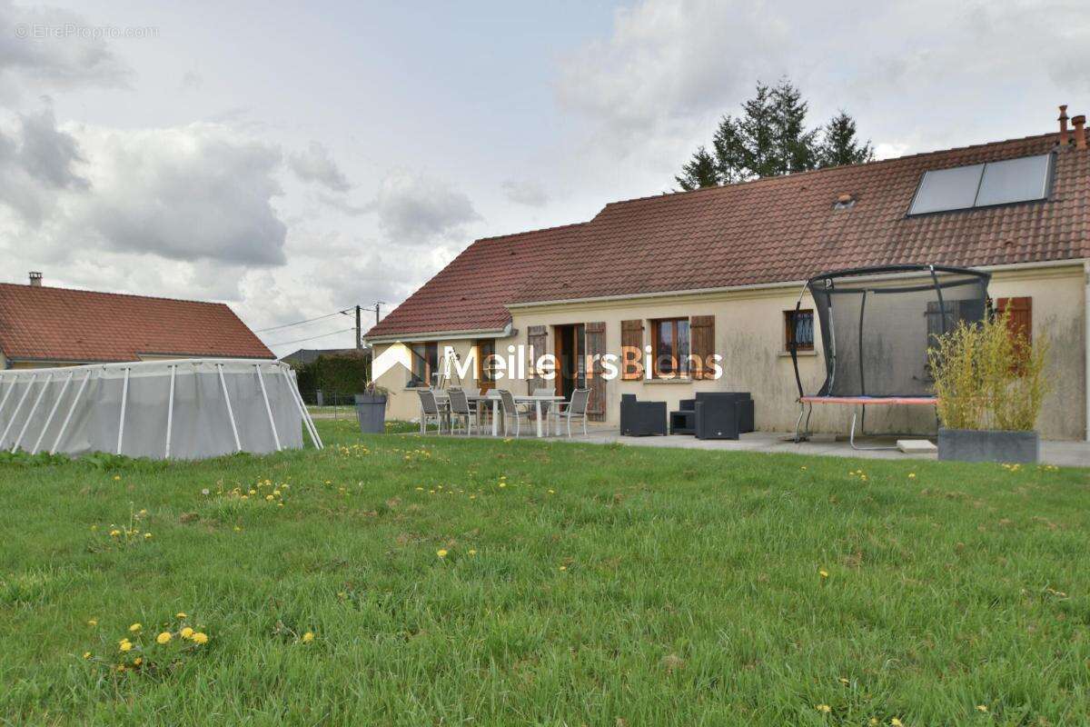 Maison à LUSIGNY-SUR-BARSE