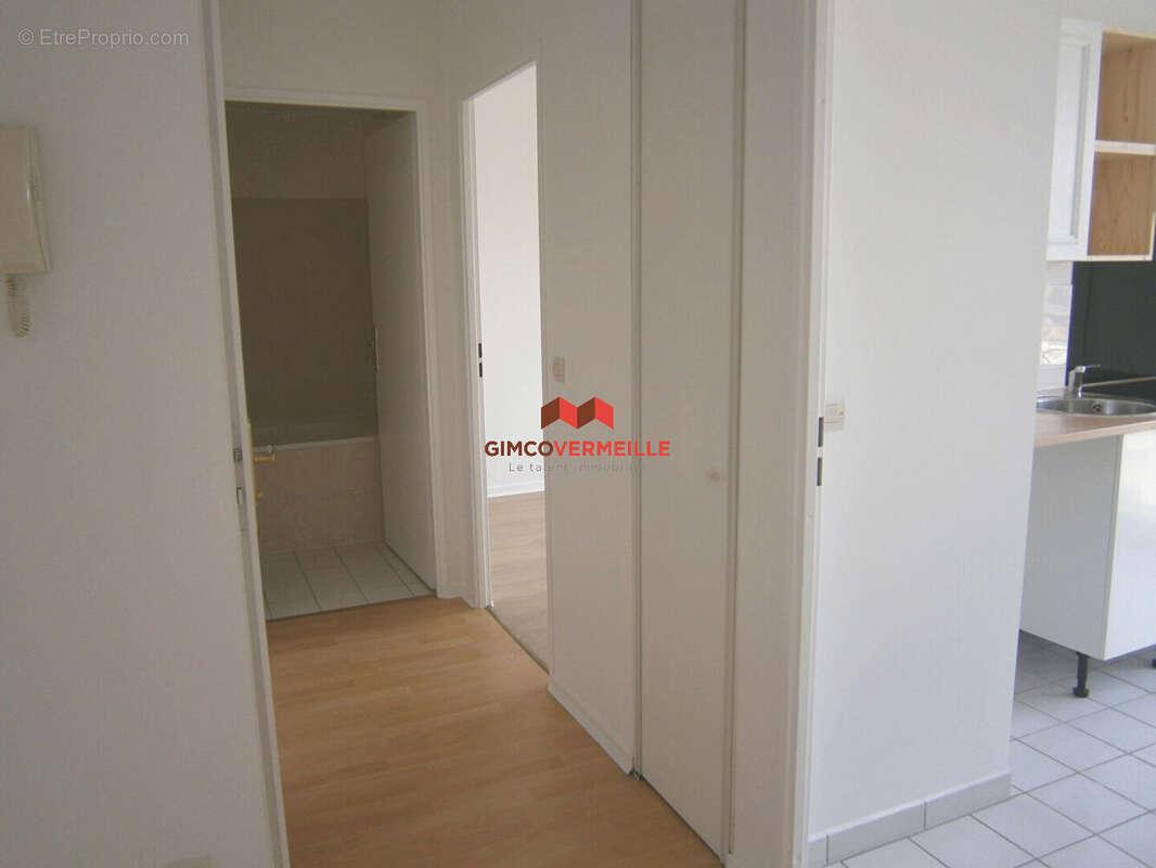 Appartement à VOISINS-LE-BRETONNEUX