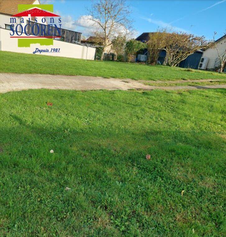 Terrain à CHAMPAGNE