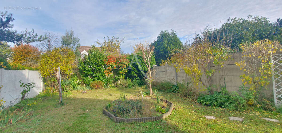 Maison à LES MUREAUX