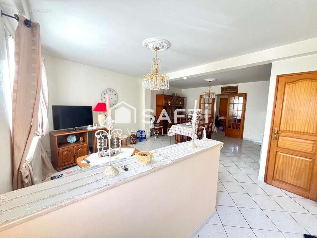 Photo 2 - Maison à LACROIX-SAINT-OUEN