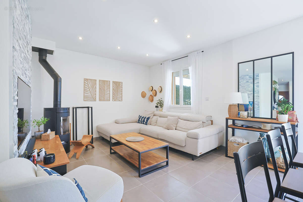 Maison à PUGET-VILLE