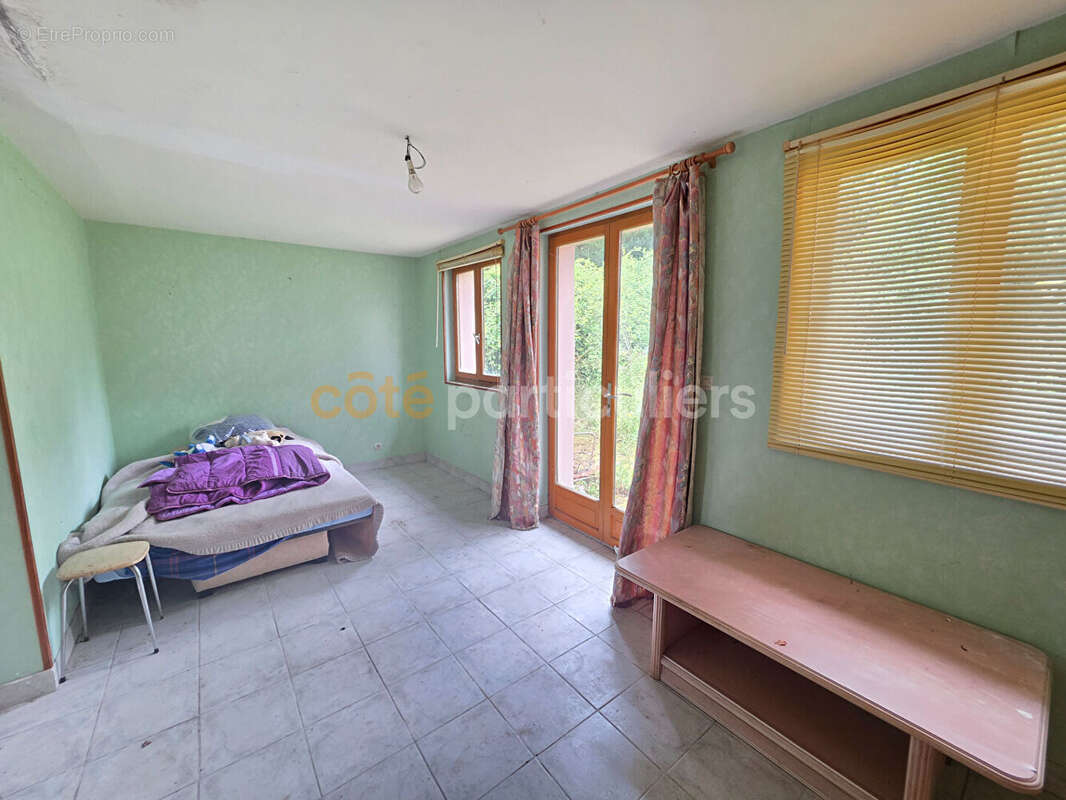 Appartement à SALIGNY