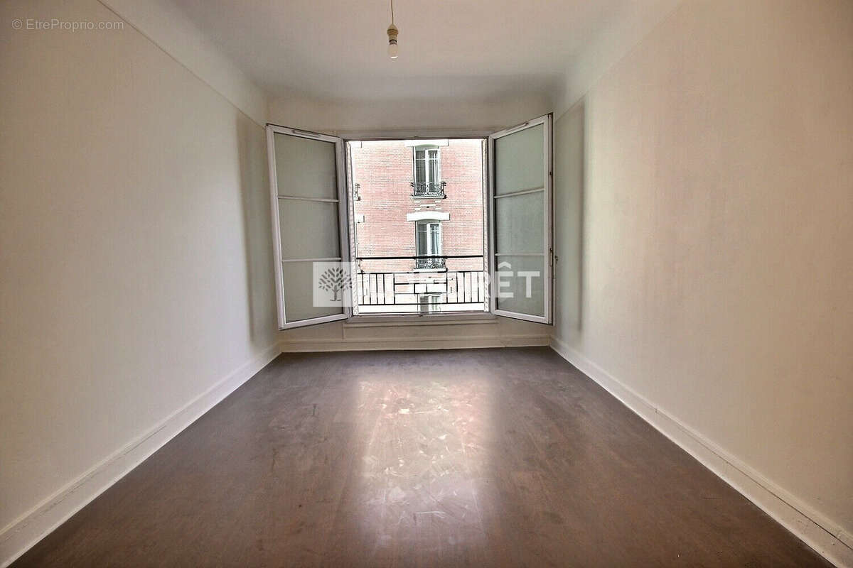 Appartement à LA GARENNE-COLOMBES