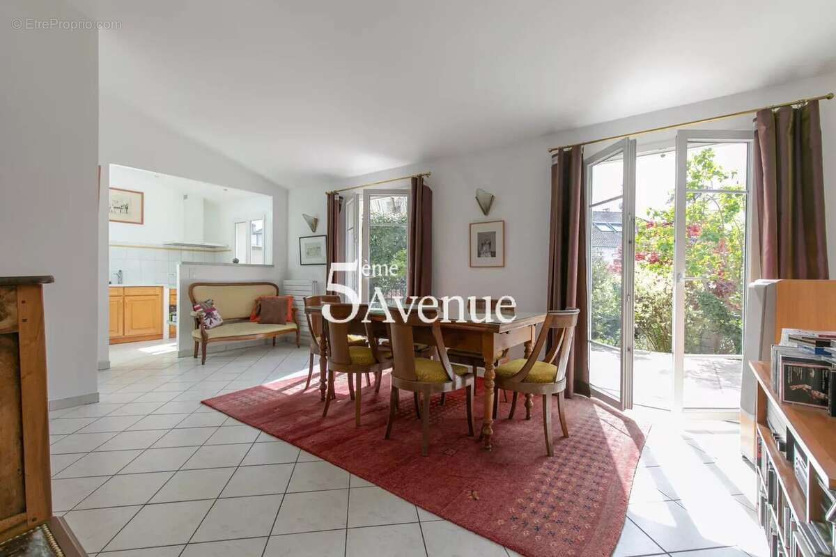 Maison à SAINT-MAUR-DES-FOSSES