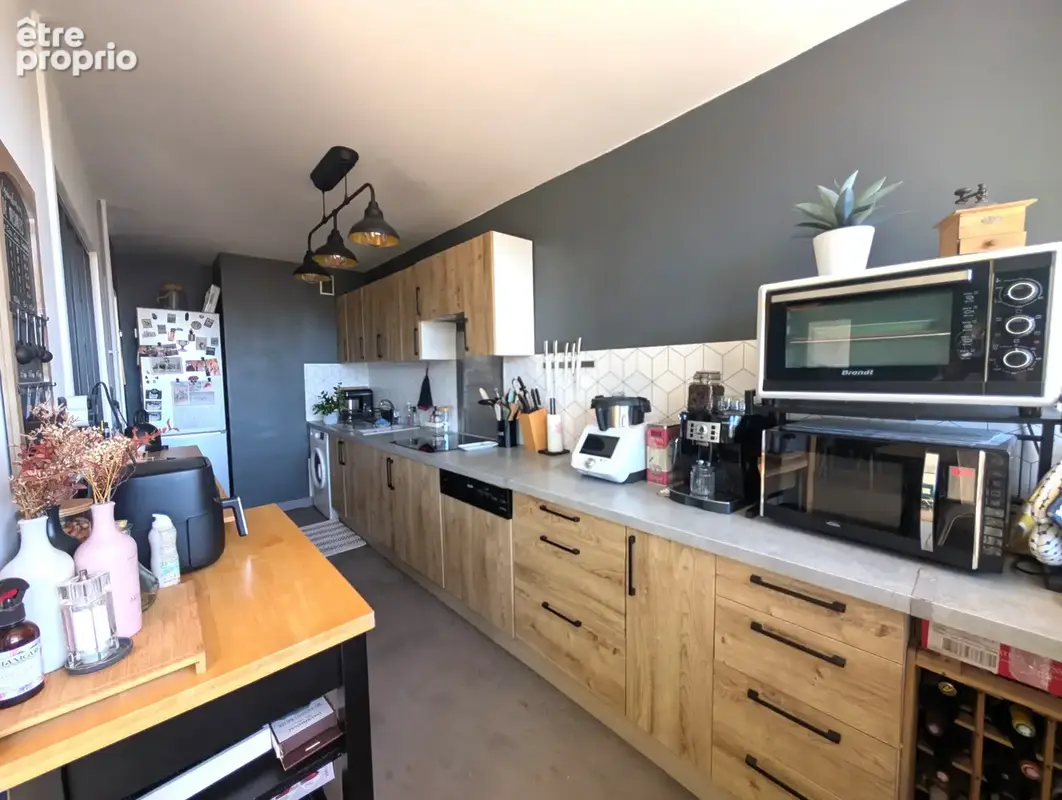 Appartement t3 traversant / balcon / ascenseur / cave / parking privatif en sous-sol / clermont-ferrand - photo 4