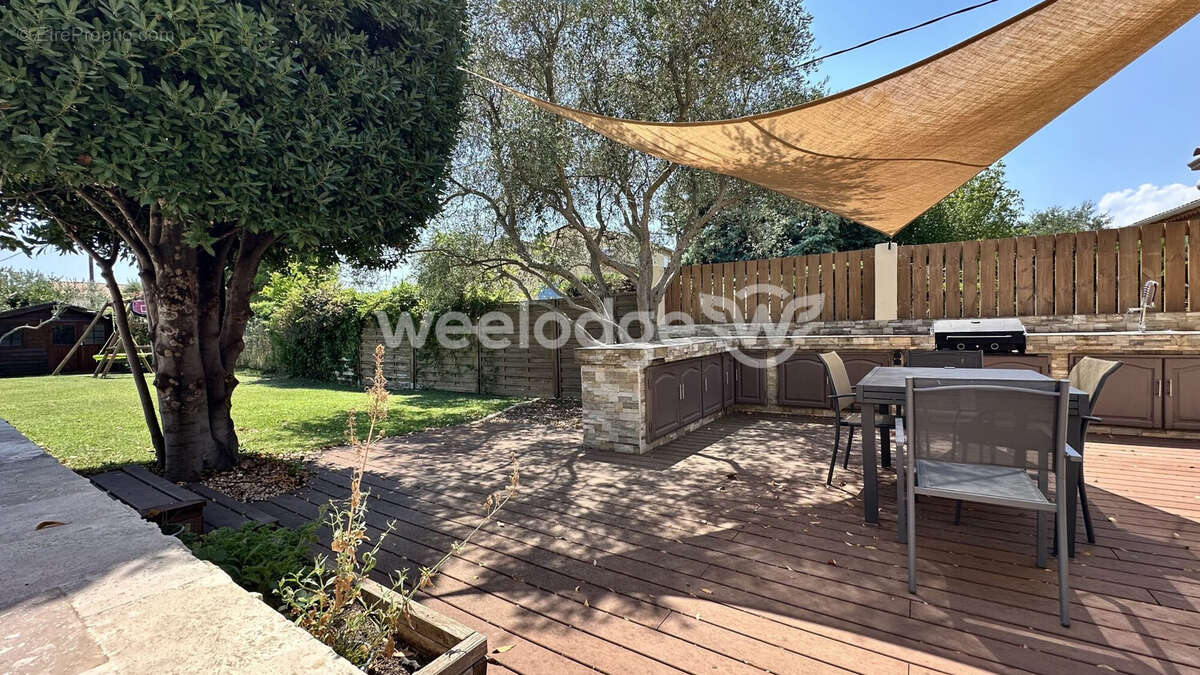 Maison 160 m² à Entraigues-Sur-La-Sorgue  - photo 5