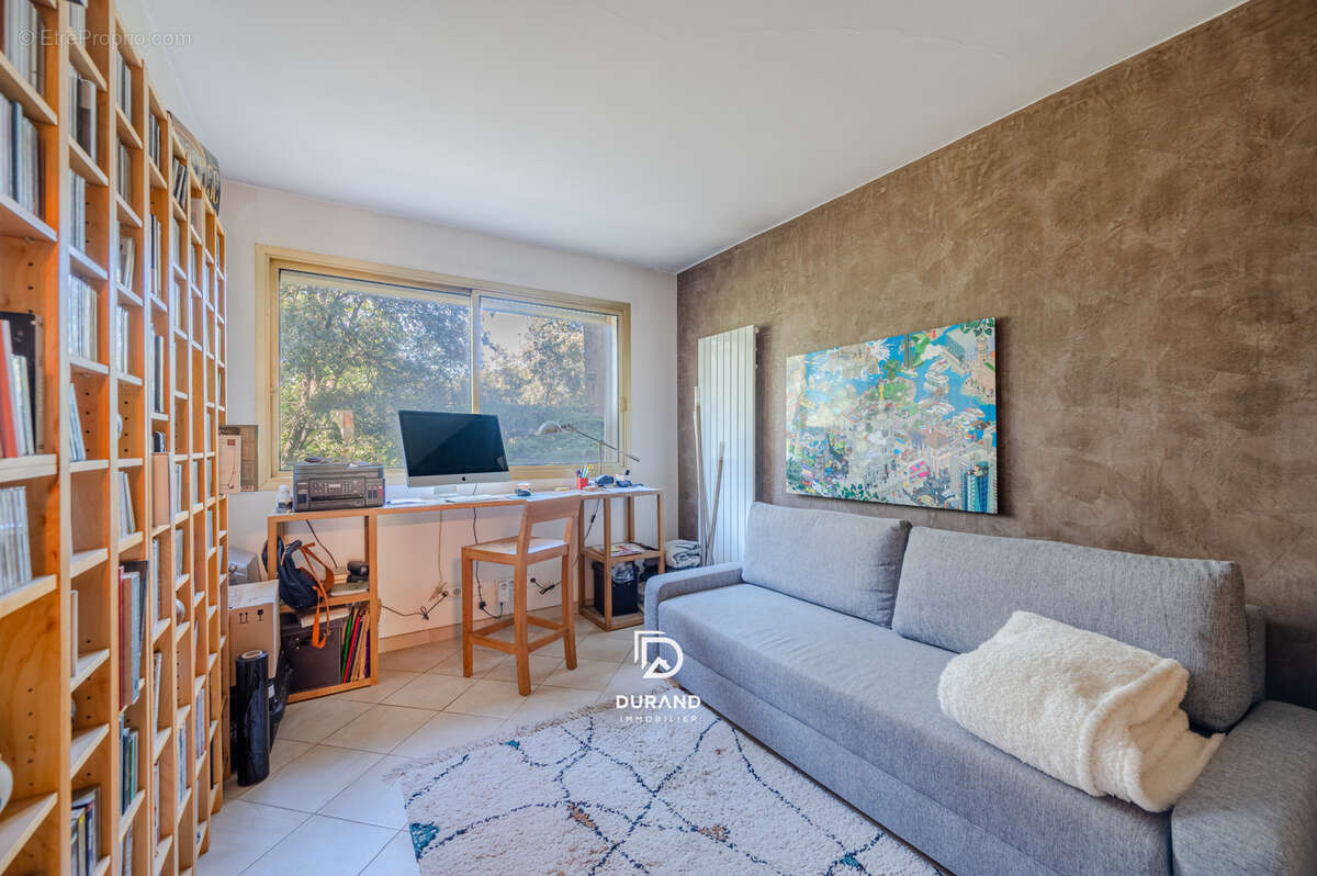 Appartement à MARSEILLE-9E