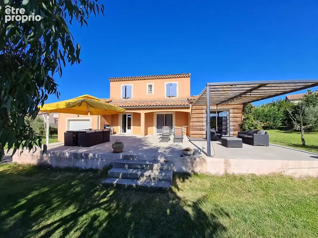 Belle maison provençale avec piscine sur 2100 M²  de terrain - photo 1