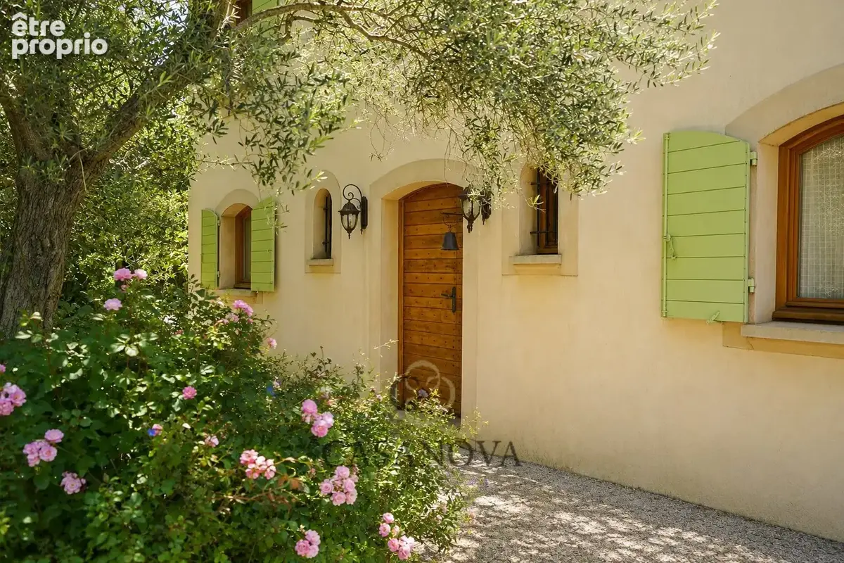 Mont Valat, bastide 196 m², vue dégagée, piscine, double garage - Sommières, entre Nimes et Montpellier. - photo 5