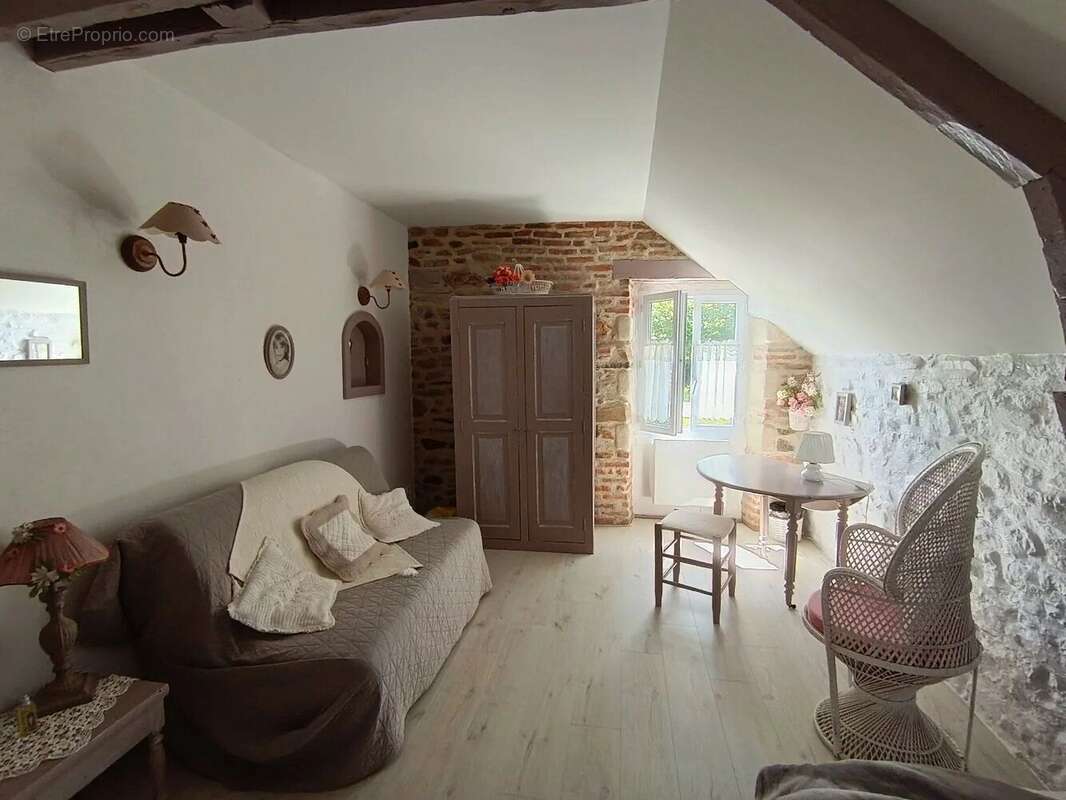 Maison à MENOIRE