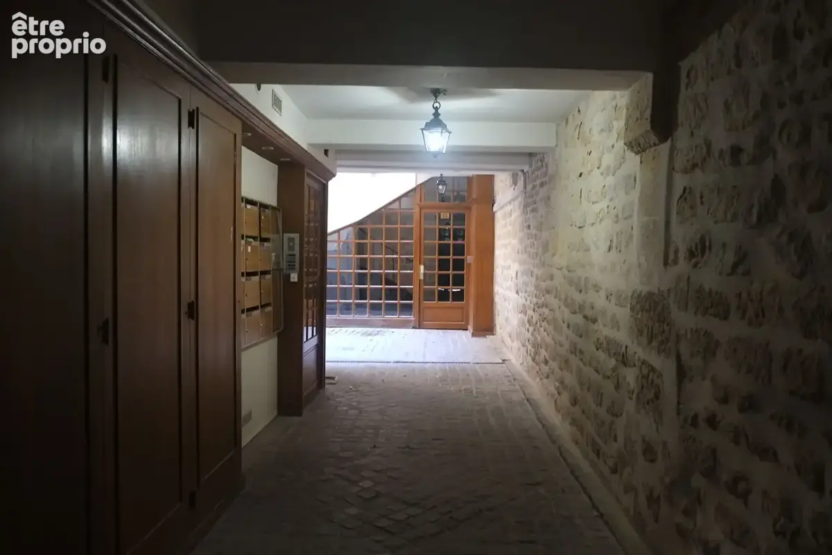 2 pièces à vendre au dernier étage rue du Cherche-Midi (75006) ! - photo 7