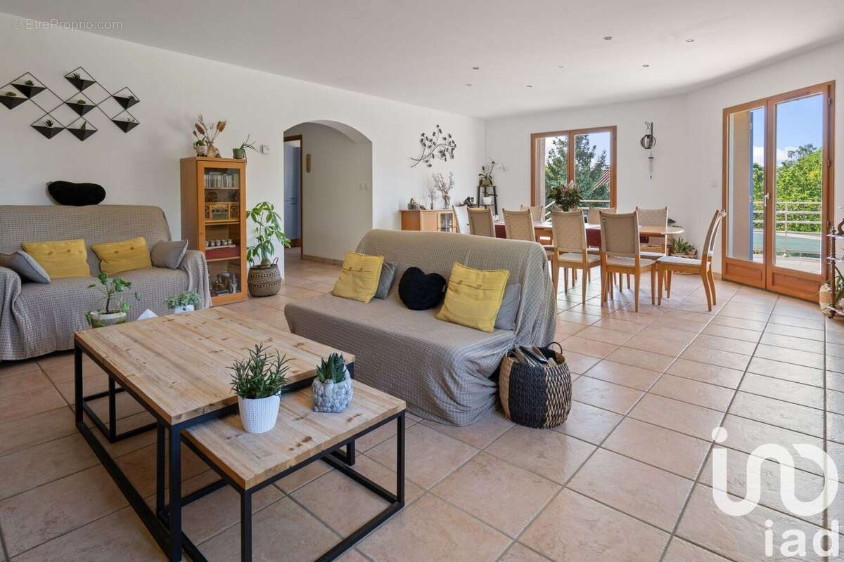Photo 2 - Maison à NEYRON