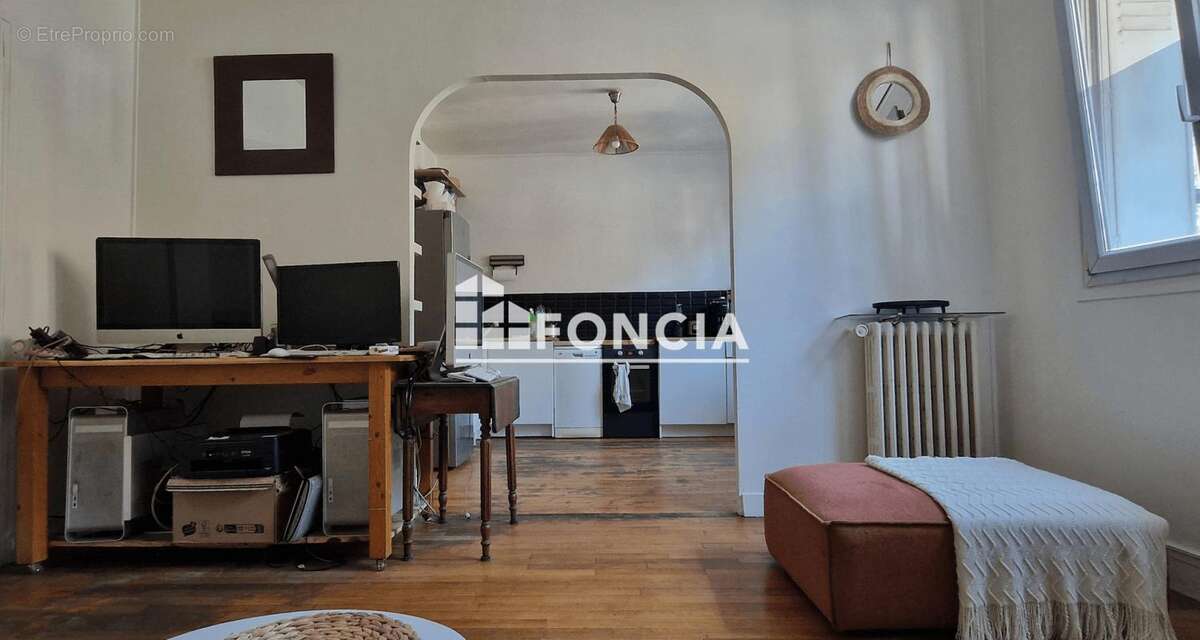 Appartement à PARIS-20E