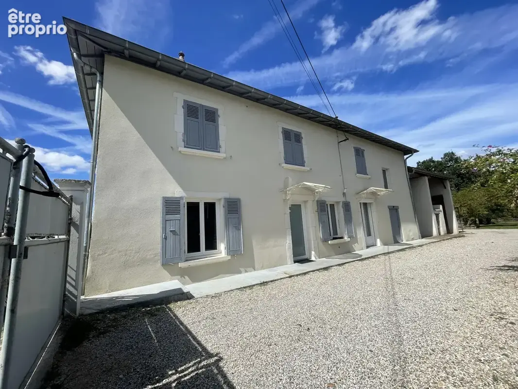 Dans une impasse au calme, ancienne ferme dauphinoise à découvrir ! - photo 13