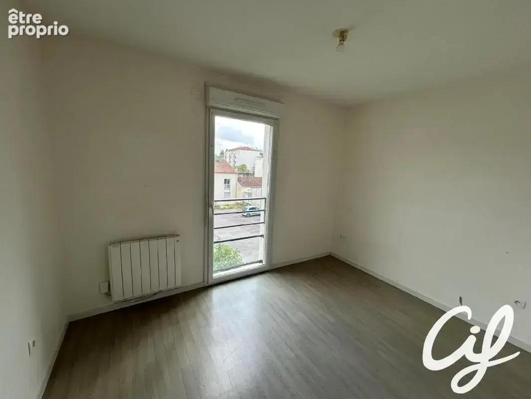 Appartement T3 Z.A.D., Z.I. Nord - 63.68 m2  144 000 Euros - photo 4