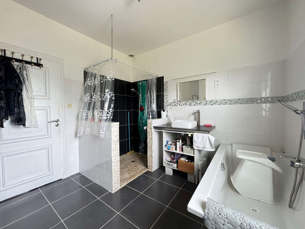 Maison à BEAUREPAIRE