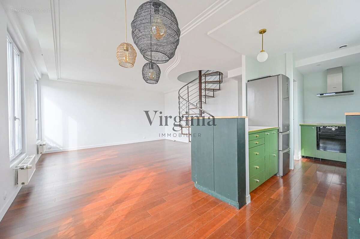 Appartement à CHARENTON-LE-PONT
