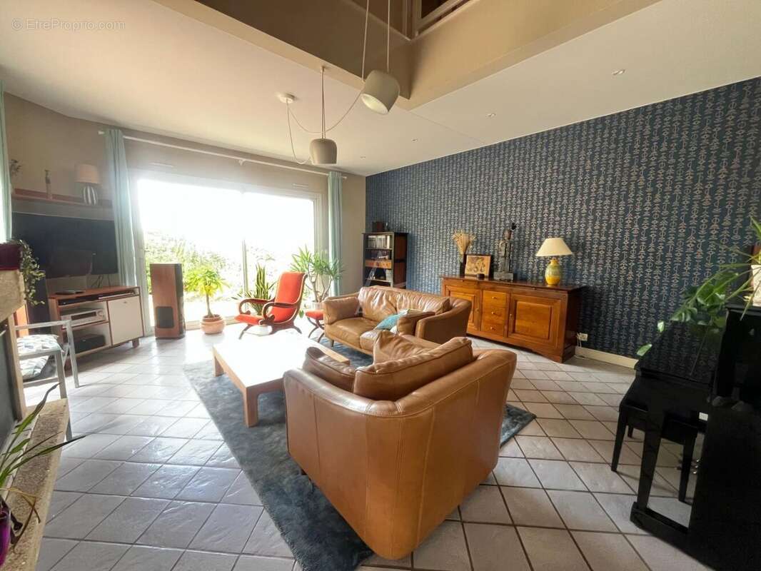 Maison 208 m² à Montours  - photo 3