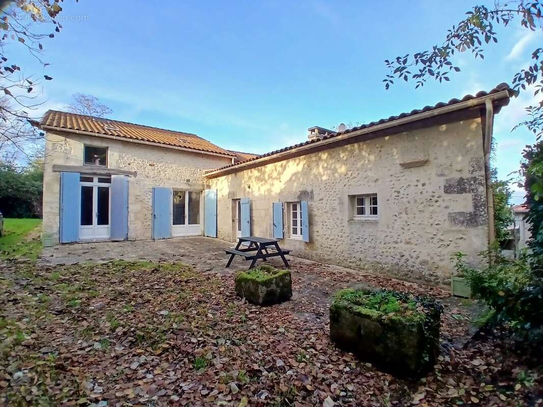 Propriété de trois chambres en bon état avec une vue magnifique - photo 13