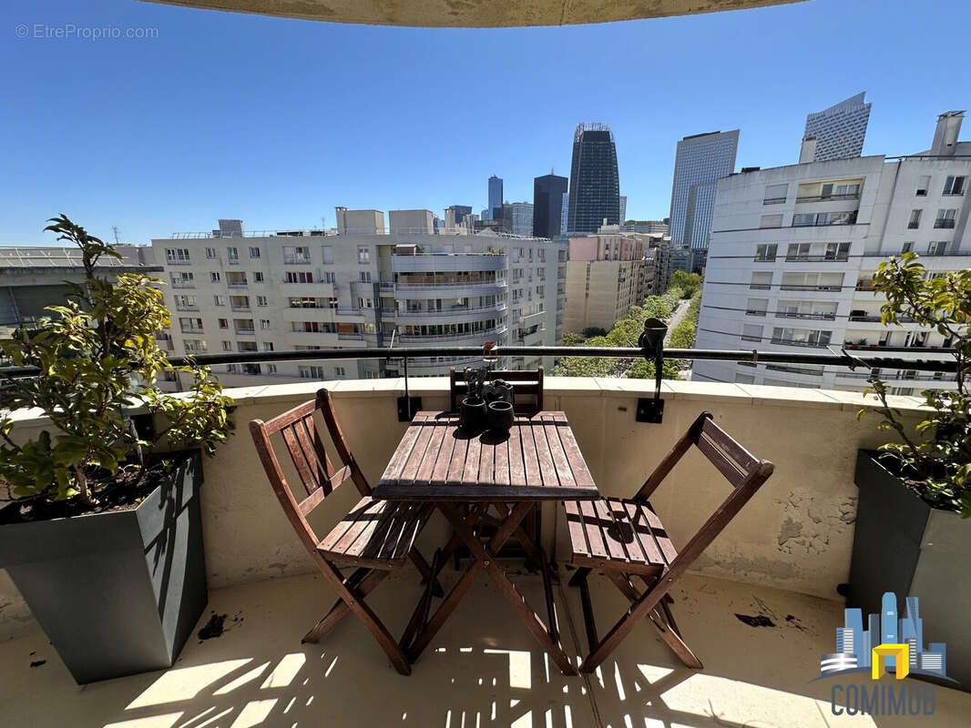 Appartement à COURBEVOIE