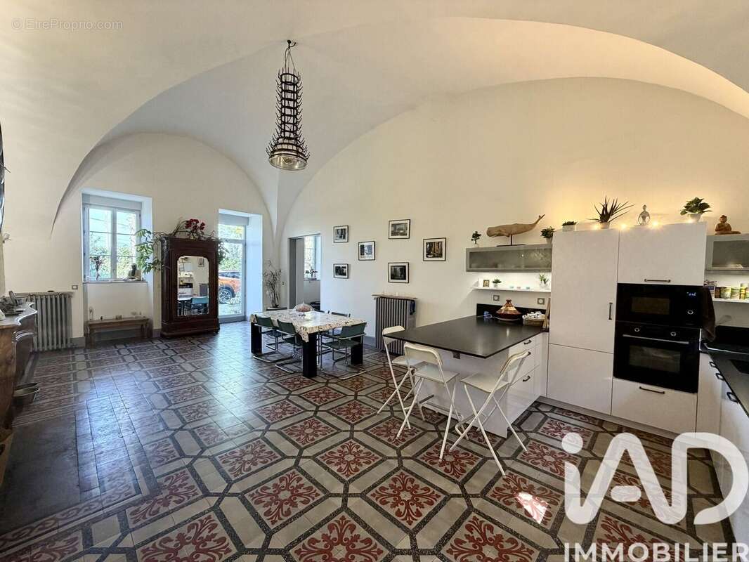 Maison 576 m² à Cliousclat  - photo 4