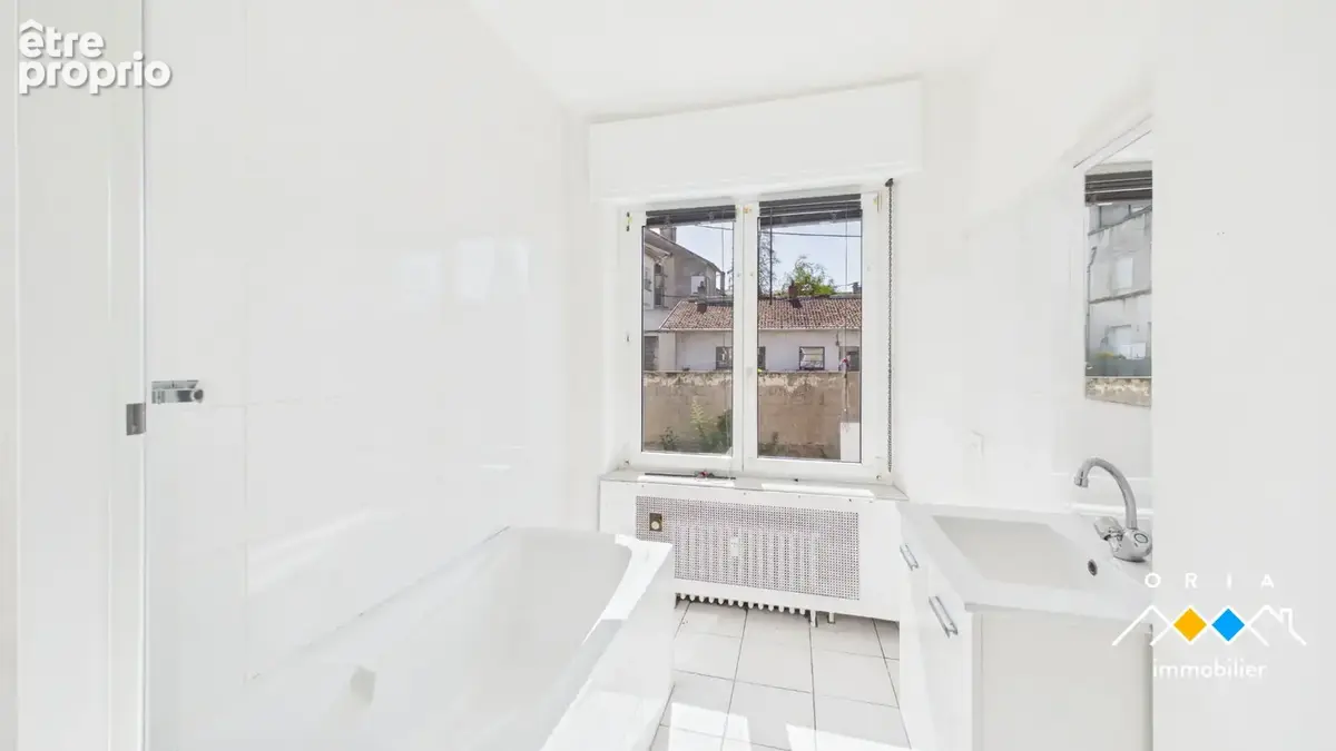 CHARMES - Appartement 6 pièces 143 m2 - photo 6