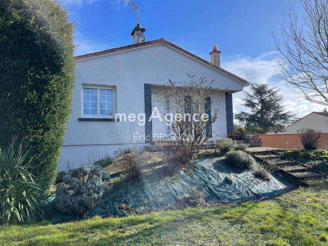 Maison à TREIZE-SEPTIERS