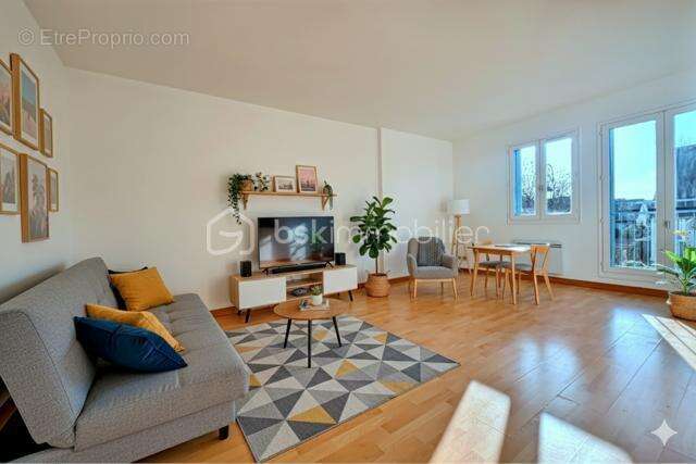 Appartement à LARDY