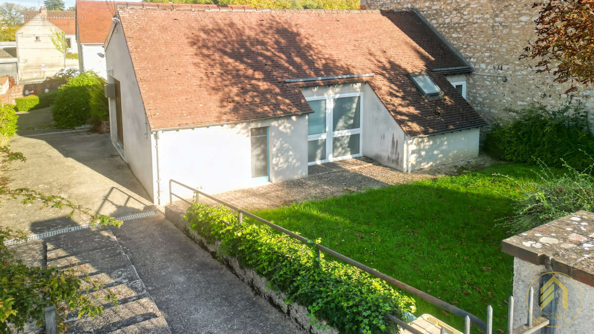 Maison à SAINT-PIERRE-LES-NEMOURS